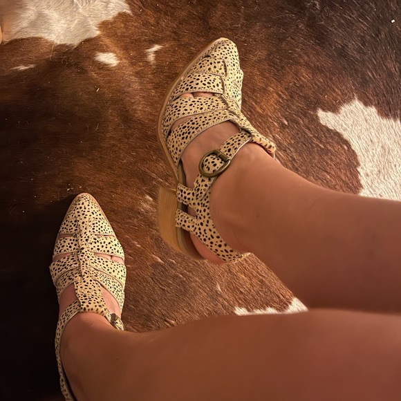 Jeffrey Campbell Angora in Beige Jaguar - Picture 10 of 14